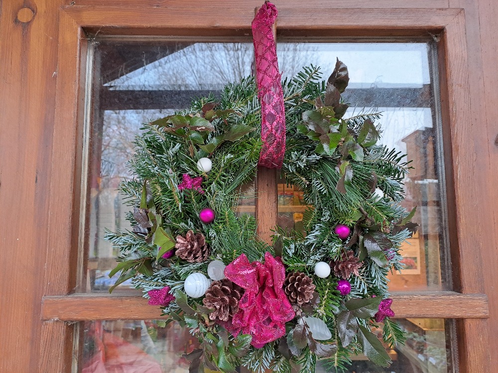 Věnec jedlový s borovicí a mahonem závěsný 30/35 cm