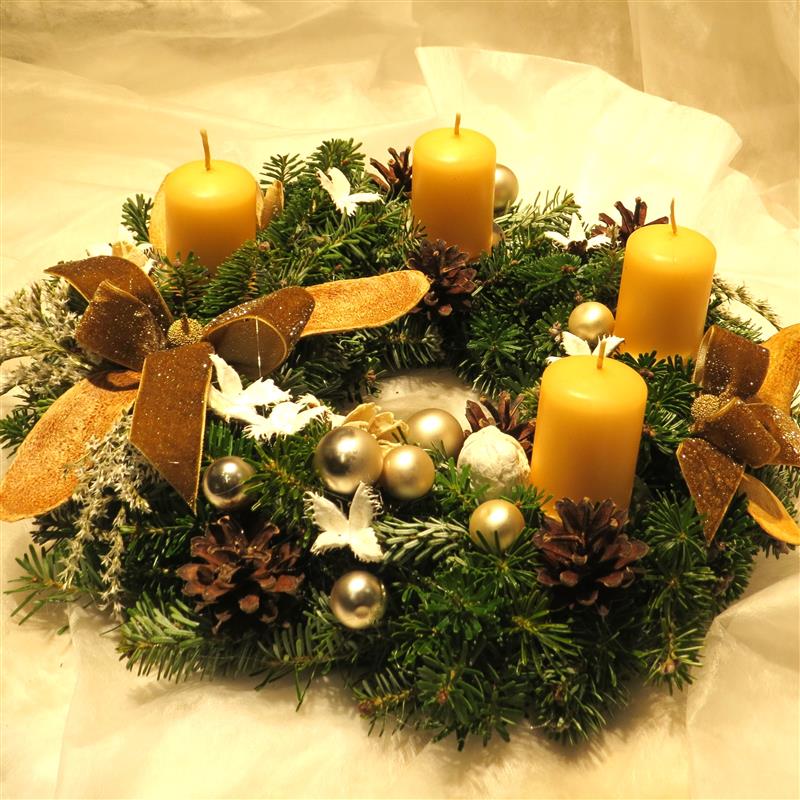 Věnec jedlový adventní 25 cm medový