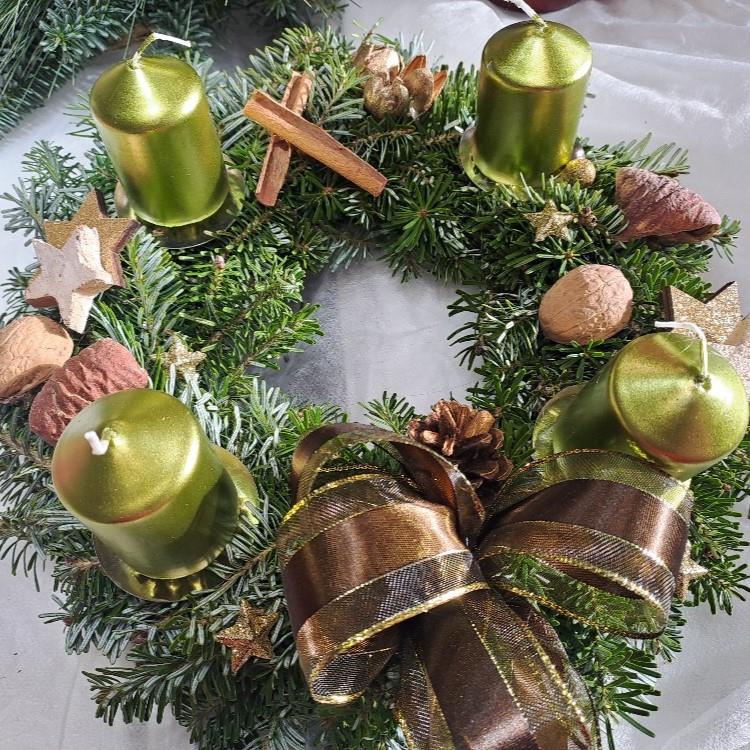 Věnec jedlový adventní 20 cm zelenohnědý